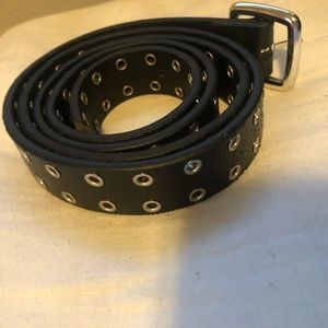 Black and Sliver Tillys Grommet Belt